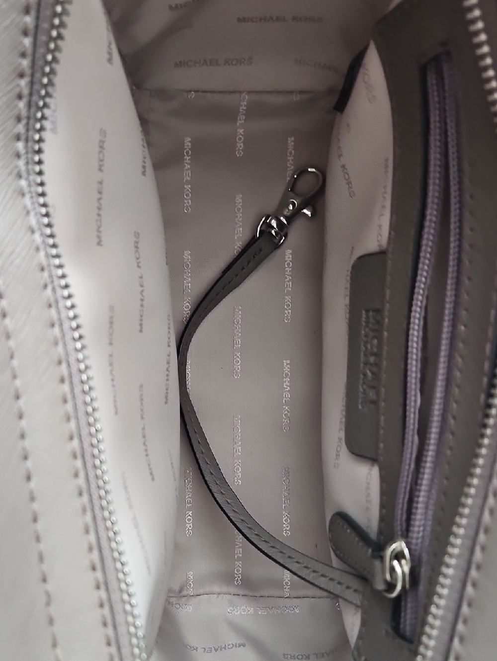 Michael Kors SELMA Mini Saffiano Leather Bag Two-toned Grey With Black Strap - Picture 6 of 8